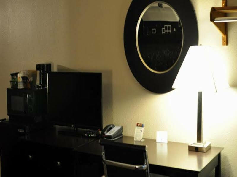 Hotel Super 8 By Wyndham Boise Extérieur photo