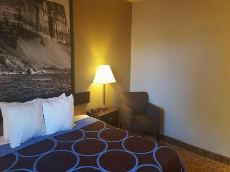 Hotel Super 8 By Wyndham Boise Extérieur photo
